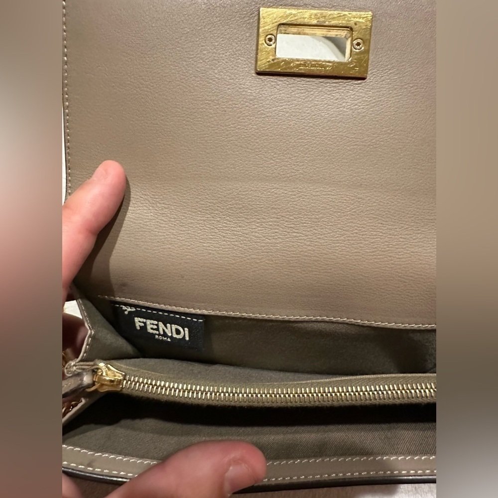 🔥EUC FENDI PEEKABOO WALLET ON CHAIN - Picture 9 of 13